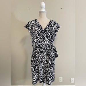 Ann Taylor Factory | Black & White Floral Romper | Size 10